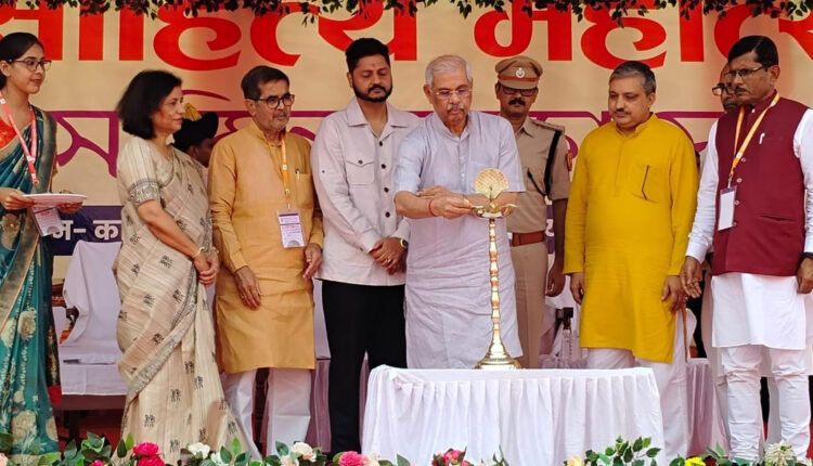 All subjects related to nationalism should be a part of literature